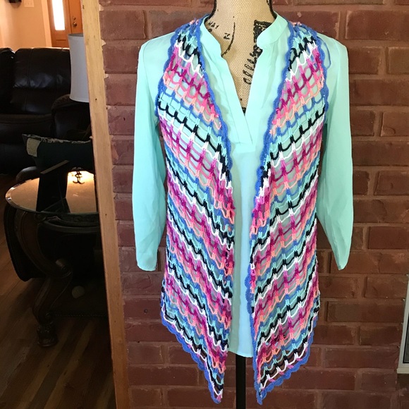 Adorable girls vest - Picture 3 of 6